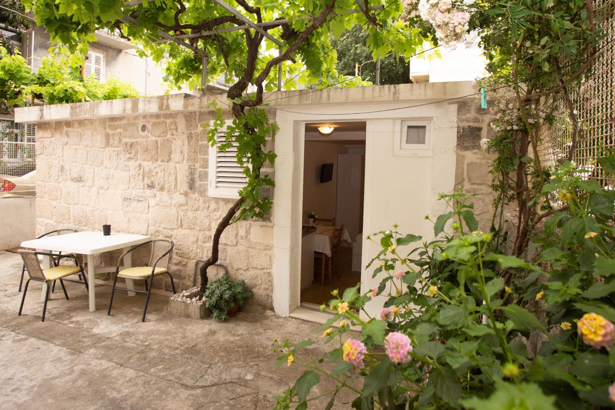 Downtown Spalato Private Rooms Split Exterior foto